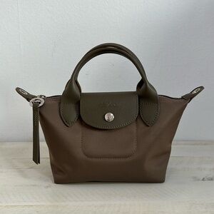 LONGCHAMP EXTRA SMALL LE PLIAGE NEO NYLON TOP HANDLE BAG IN TAUPE